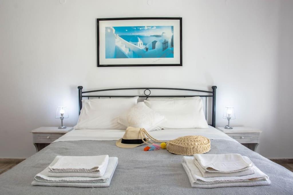 White Wave Studio 1 , 3Min Walk From Kamari Beach Екстер'єр фото
